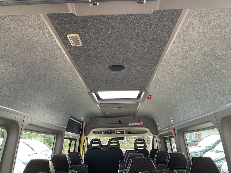 Peugeot 2.0 BlueHDi 440 17 Seat Minibus Diesel Manual L4 H2 Euro 6 (130 ps)