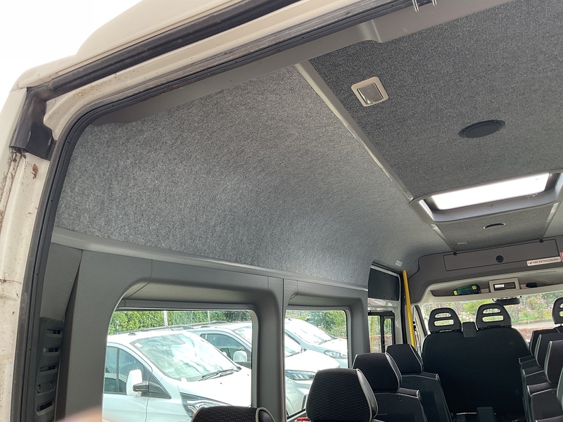 Peugeot 2.0 BlueHDi 440 17 Seat Minibus Diesel Manual L4 H2 Euro 6 (130 ps)