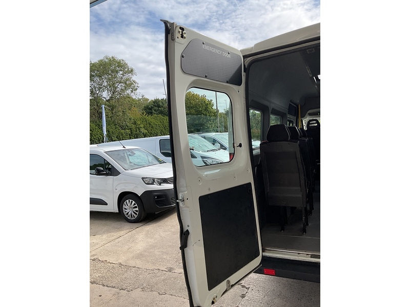 Peugeot 2.0 BlueHDi 440 17 Seat Minibus Diesel Manual L4 H2 Euro 6 (130 ps)