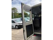 Peugeot Boxer 2.0 BlueHDi 440 17 Seat Minibus Diesel Manual L4 H2 Euro 6 (130 ps) 
