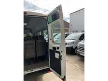Peugeot Boxer 2.0 BlueHDi 440 17 Seat Minibus Diesel Manual L4 H2 Euro 6 (130 ps) 