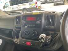 Peugeot Boxer 2.2 BlueHDi 440 S Diesel Manual L4 H2 Euro 6 (s/s) (140 ps) 