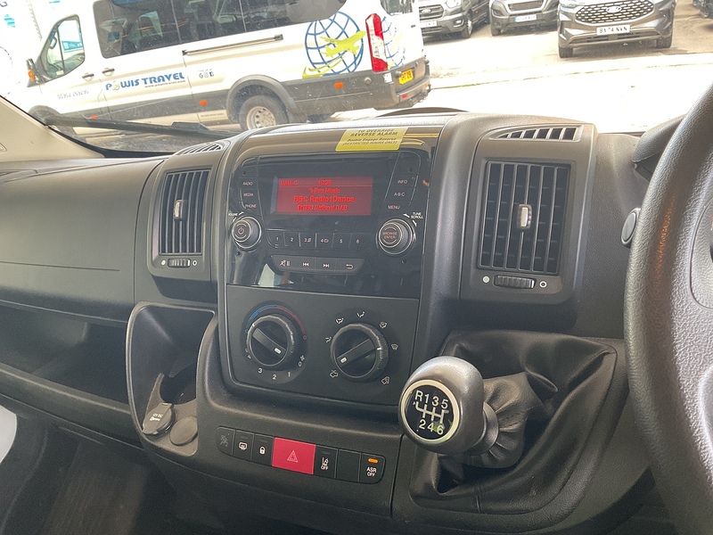 Peugeot 2.2 BlueHDi 440 S Diesel Manual L4 H2 Euro 6 (s/s) (140 ps)
