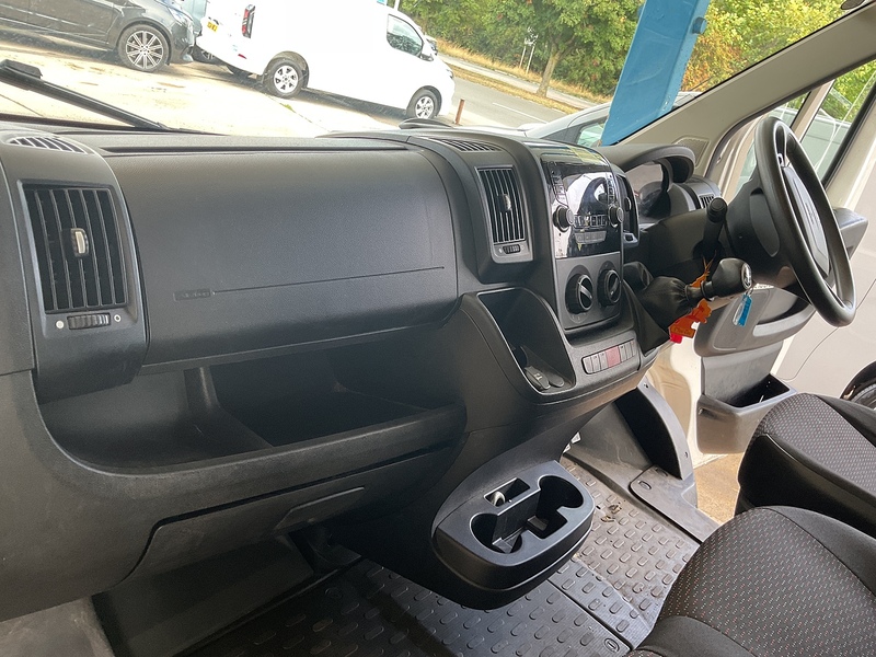 Peugeot 2.2 BlueHDi 440 S Diesel Manual L4 H2 Euro 6 (s/s) (140 ps)
