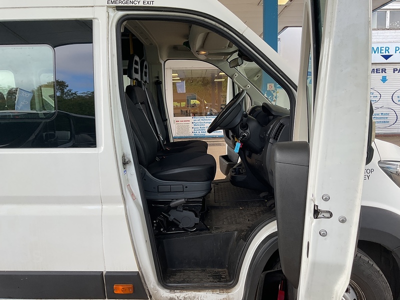 Peugeot 2.2 BlueHDi 440 S Diesel Manual L4 H2 Euro 6 (s/s) (140 ps)