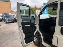 Peugeot Boxer 2.2 BlueHDi 440 S Diesel Manual L4 H2 Euro 6 (s/s) (140 ps) 