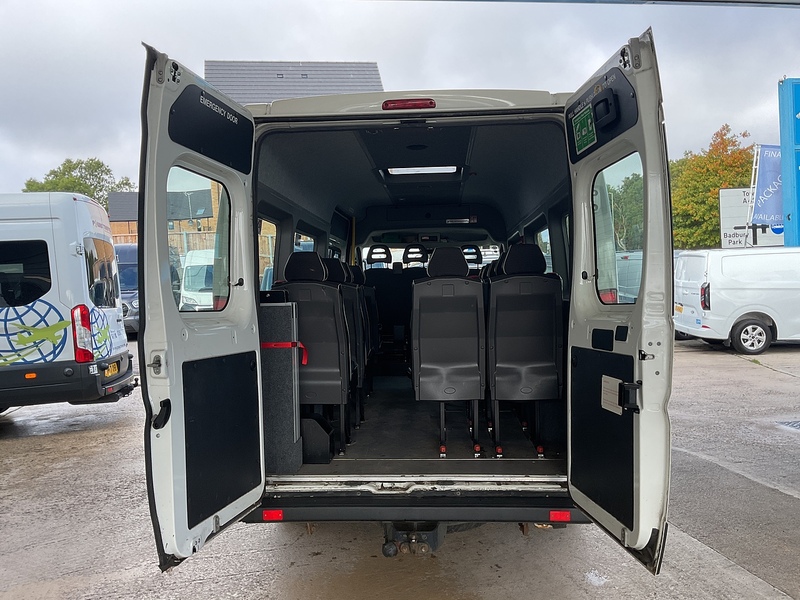 Peugeot 2.2 BlueHDi 440 S Diesel Manual L4 H2 Euro 6 (s/s) (140 ps)