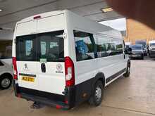 Peugeot Boxer 2.2 BlueHDi 440 S Diesel Manual L4 H2 Euro 6 (s/s) (140 ps) 