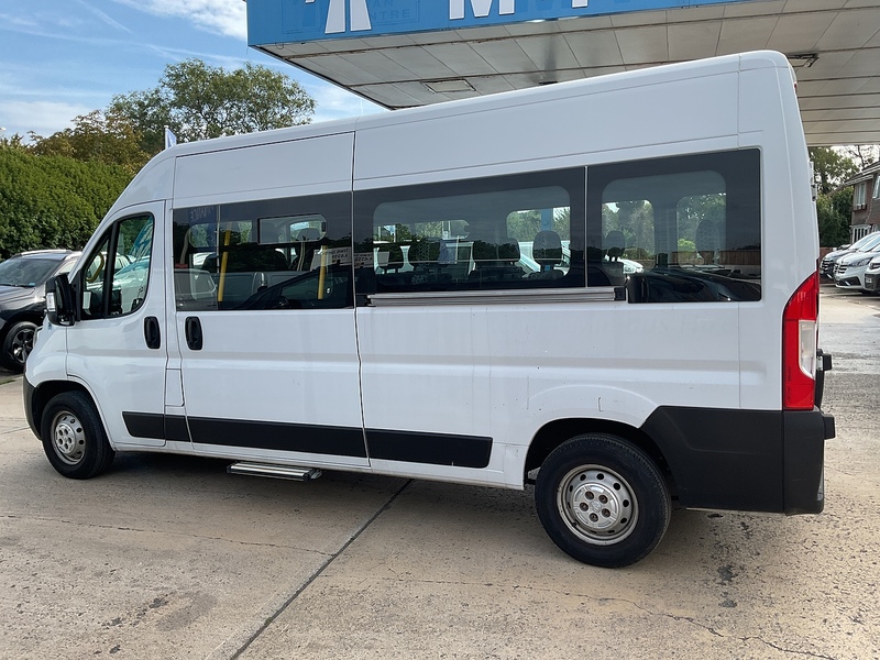 Peugeot 2.2 BlueHDi 335 Professional 14 Seat Minibus Diesel Manual L3 H2 Euro 6 (s/s) (140 ps)