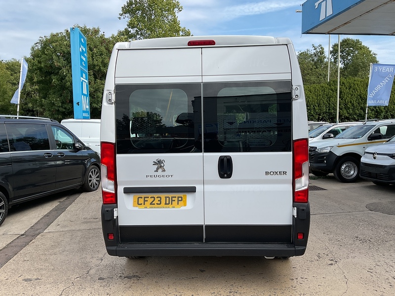 Peugeot 2.2 BlueHDi 335 Professional 14 Seat Minibus Diesel Manual L3 H2 Euro 6 (s/s) (140 ps)