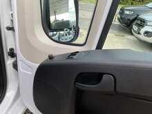 Peugeot Boxer 2.2 BlueHDi 335 Professional 14 Seat Minibus Diesel Manual L3 H2 Euro 6 (s/s) (140 ps) 