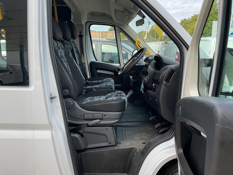 Peugeot 2.2 BlueHDi 335 Professional 14 Seat Minibus Diesel Manual L3 H2 Euro 6 (s/s) (140 ps)