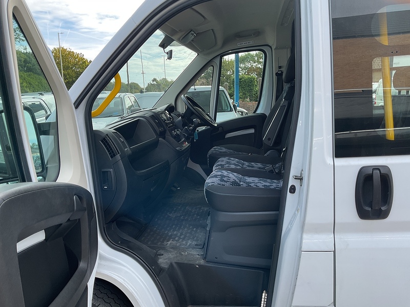 Peugeot 2.2 BlueHDi 335 Professional 14 Seat Minibus Diesel Manual L3 H2 Euro 6 (s/s) (140 ps)