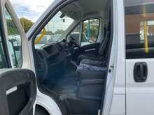 Peugeot Boxer 2.2 BlueHDi 335 Professional 14 Seat Minibus Diesel Manual L3 H2 Euro 6 (s/s) (140 ps) 