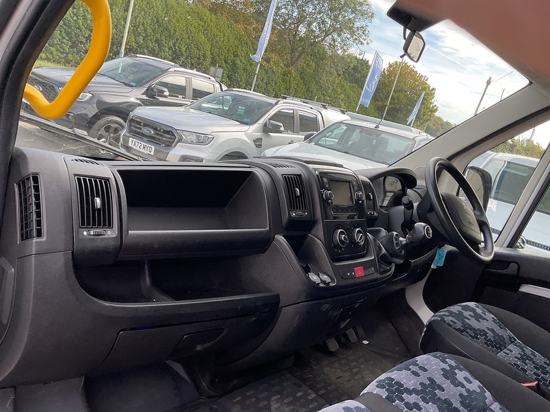 Peugeot 2.2 BlueHDi 335 Professional 14 Seat Minibus Diesel Manual L3 H2 Euro 6 (s/s) (140 ps)