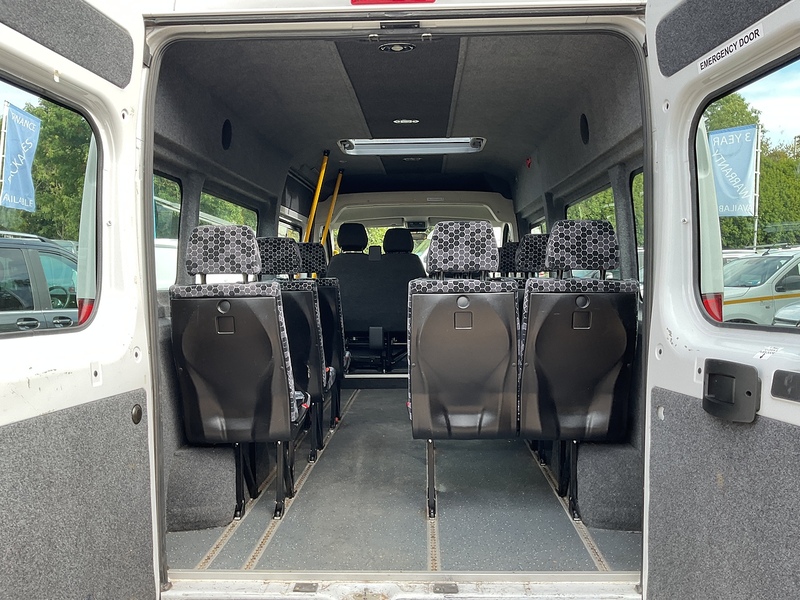 Peugeot 2.2 BlueHDi 335 Professional 14 Seat Minibus Diesel Manual L3 H2 Euro 6 (s/s) (140 ps)