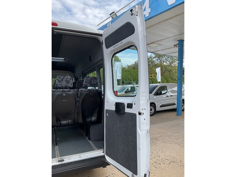 Peugeot 2.2 BlueHDi 335 Professional 14 Seat Minibus Diesel Manual L3 H2 Euro 6 (s/s) (140 ps)