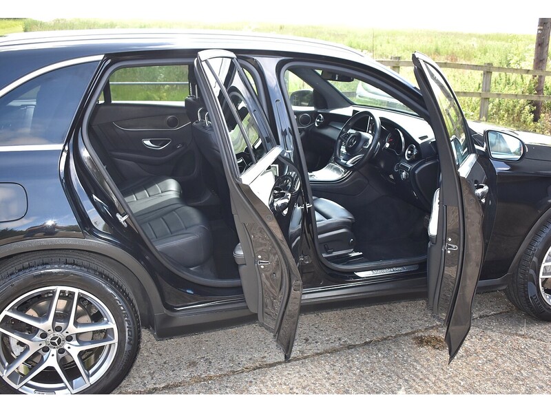 Mercedes-Benz GLC Class GLC250 AMG Line - U1249