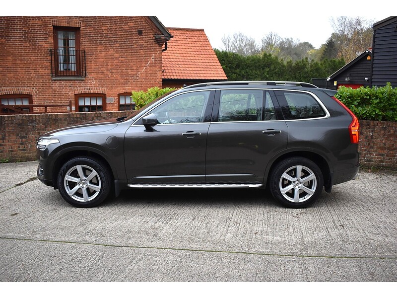 Volvo XC90 h T8 Twin Engine Momentum Pro - U1324