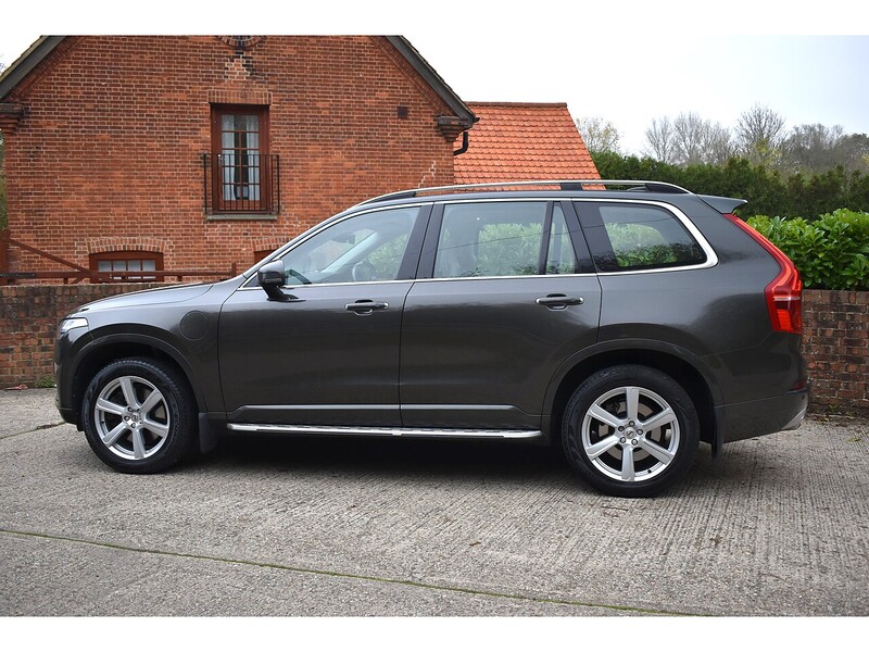 Volvo XC90 h T8 Twin Engine Momentum Pro - U1324