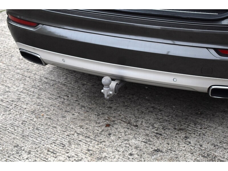 Volvo XC90 h T8 Twin Engine Momentum Pro - U1324