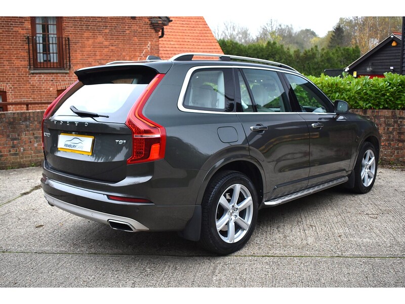 Volvo XC90 h T8 Twin Engine Momentum Pro - U1324