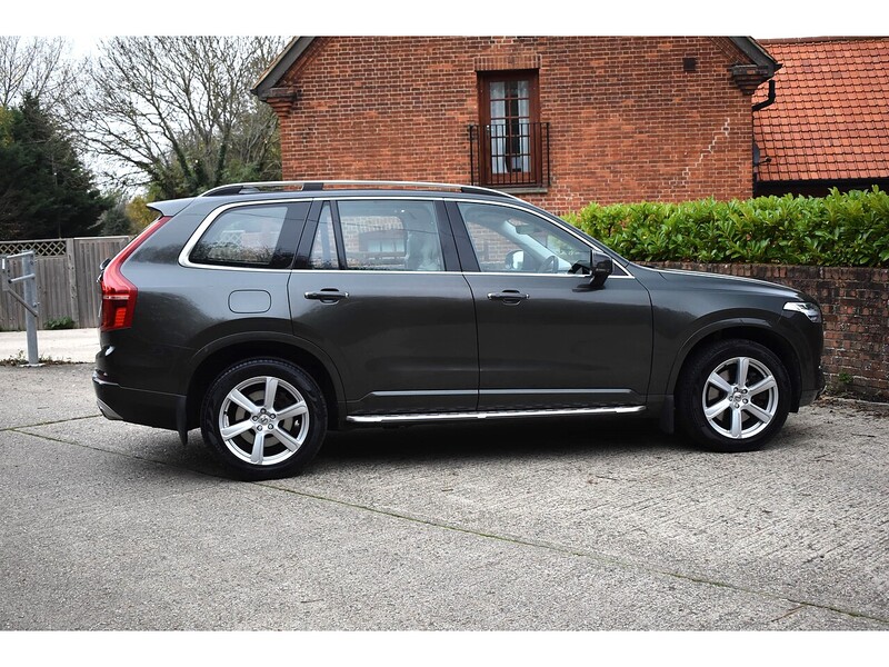 Volvo XC90 h T8 Twin Engine Momentum Pro - U1324