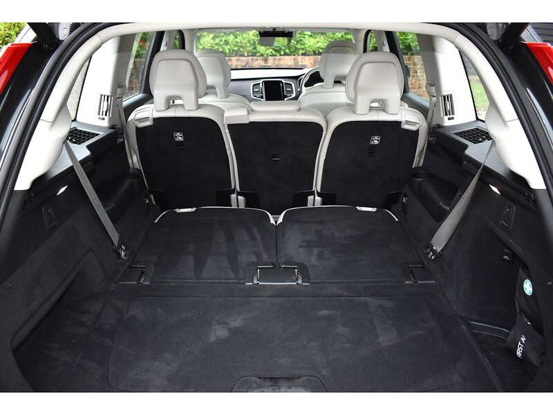 Volvo XC90 h T8 Twin Engine Momentum Pro - U1324