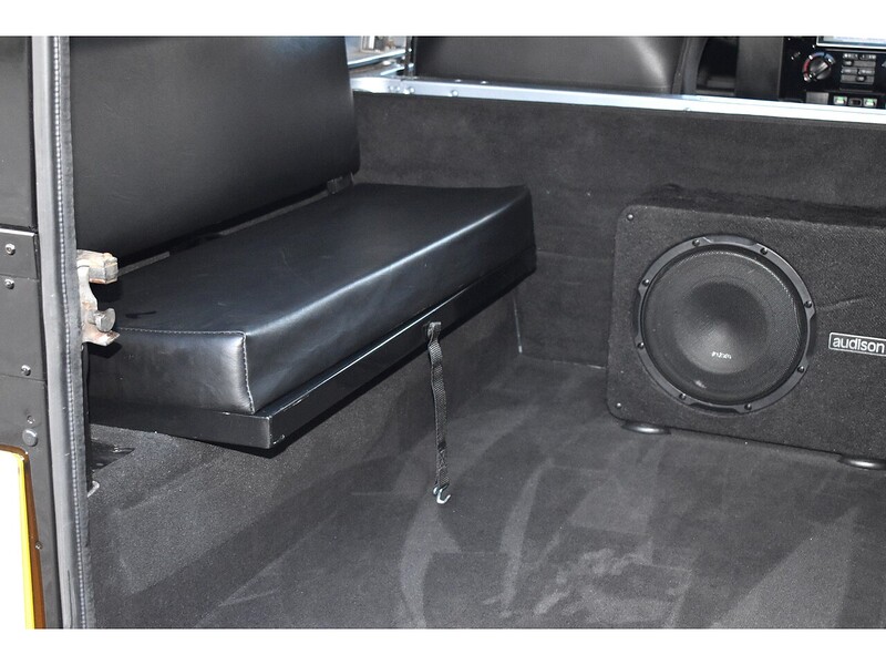 Land Rover Defender 90 TDCi County Commercial - U1356