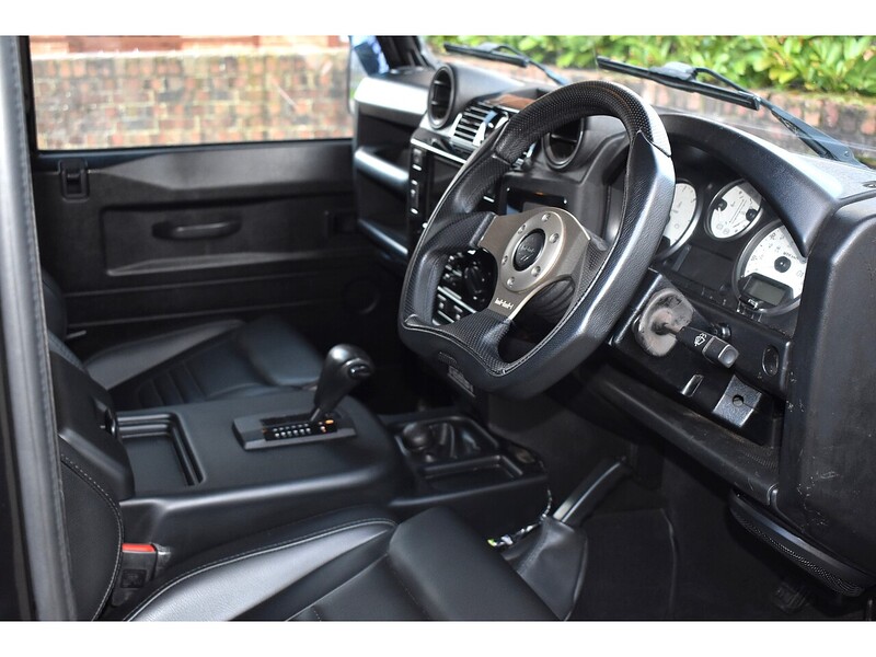 Land Rover Defender 90 TDCi County Commercial - U1356