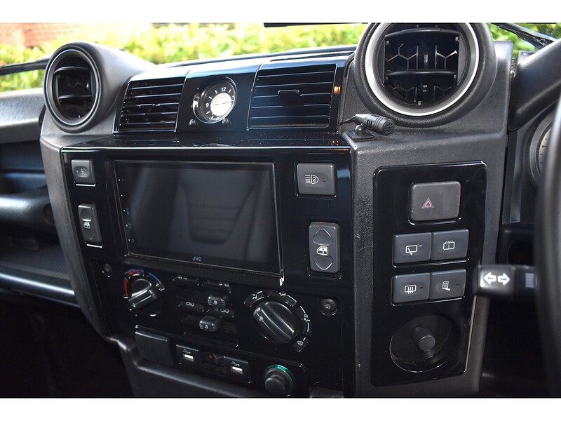 Land Rover Defender 90 TDCi County Commercial - U1356
