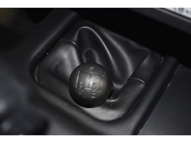 Land Rover Defender 90 TDCi County Commercial - U1356