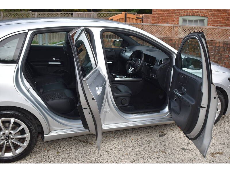 Mercedes-Benz B Class B200d Sport - U1522