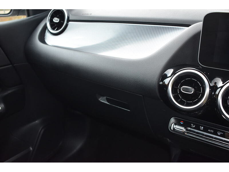 Mercedes-Benz B Class B200d Sport - U1522