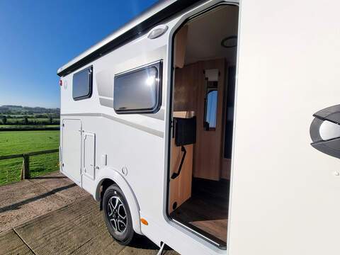 Sunlight V67S Adventure  - N460