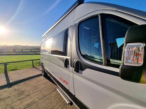 Sunlight Cliff 602 Adventure  - N462