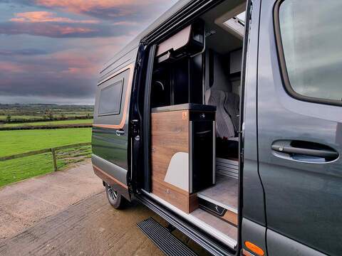 Robeta Adonis 4WD Four Wheel Drive - N470