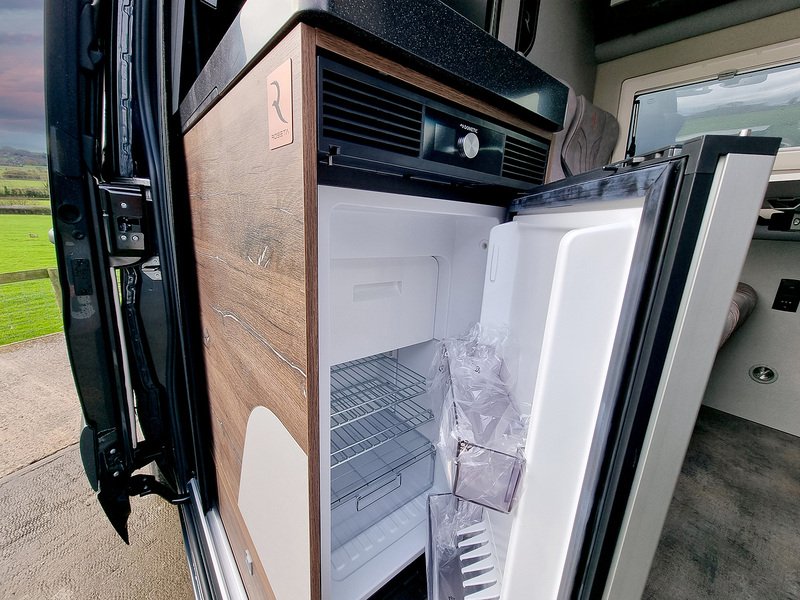 Robeta Adonis 4WD Four Wheel Drive - N470