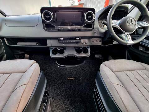 Robeta Adonis 4WD Four Wheel Drive - N470