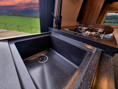 Robeta Adonis 4WD Four Wheel Drive - N470