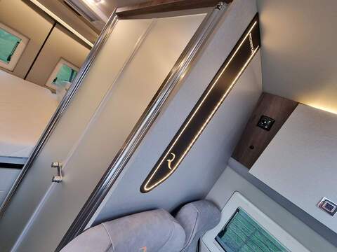 Robeta Adonis 4WD Four Wheel Drive - N470