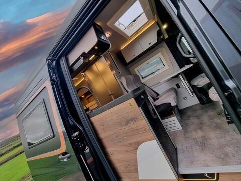 Robeta Adonis 4WD Four Wheel Drive - N470