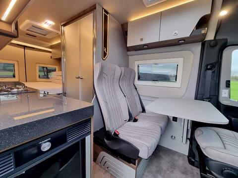 Robeta Adonis 4WD Four Wheel Drive - N470