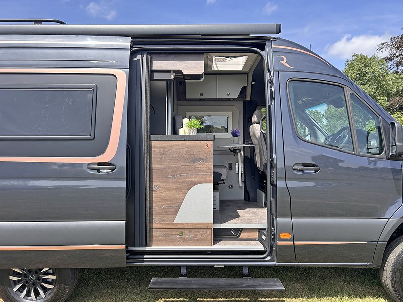 Robeta Adonis 4WD Four Wheel Drive - N470