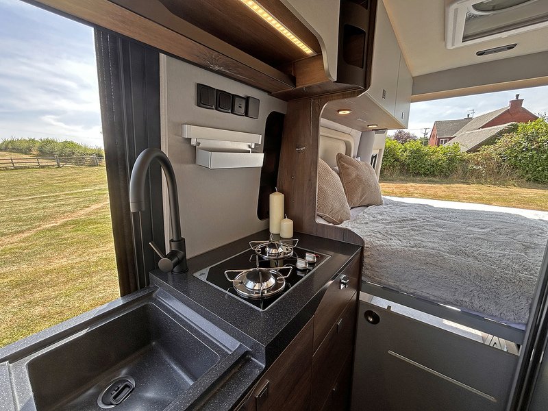 Robeta Adonis 4WD Four Wheel Drive - N470