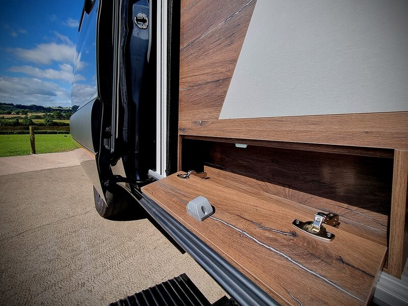 Robeta Adonis  - N472