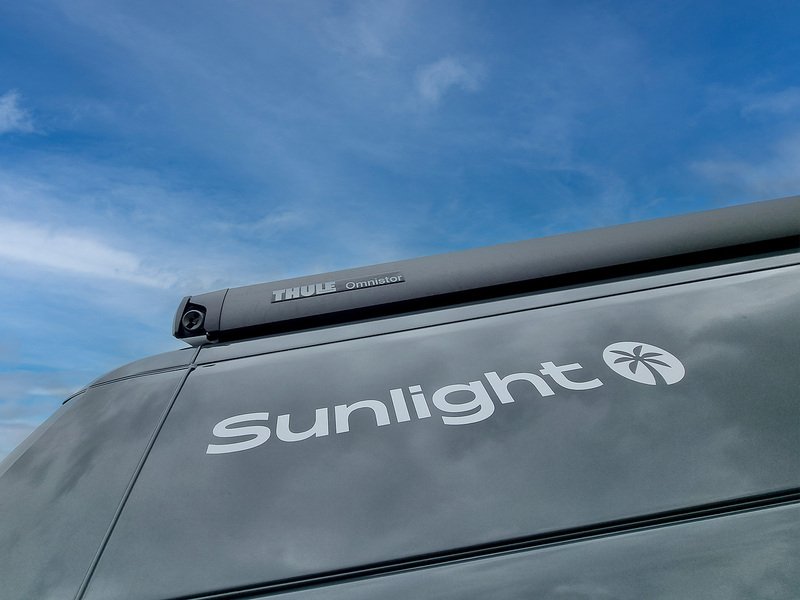 Sunlight Cliff 640 X  - N527