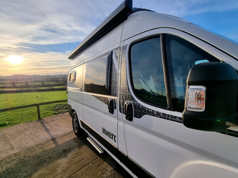 Sunlight Cliff Vanlife  - N543