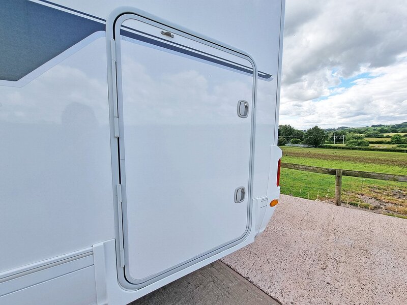 Adria Coral XL Coral XL Plus 670 SP - U420