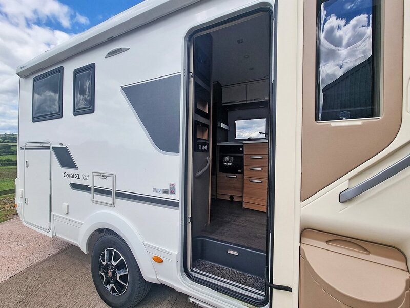 Adria Coral XL Coral XL Plus 670 SP - U420